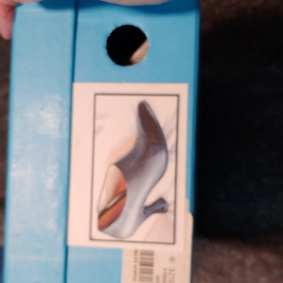 John Fluevog women bootie heel in good condition please see in photos - Picture 10 of 10